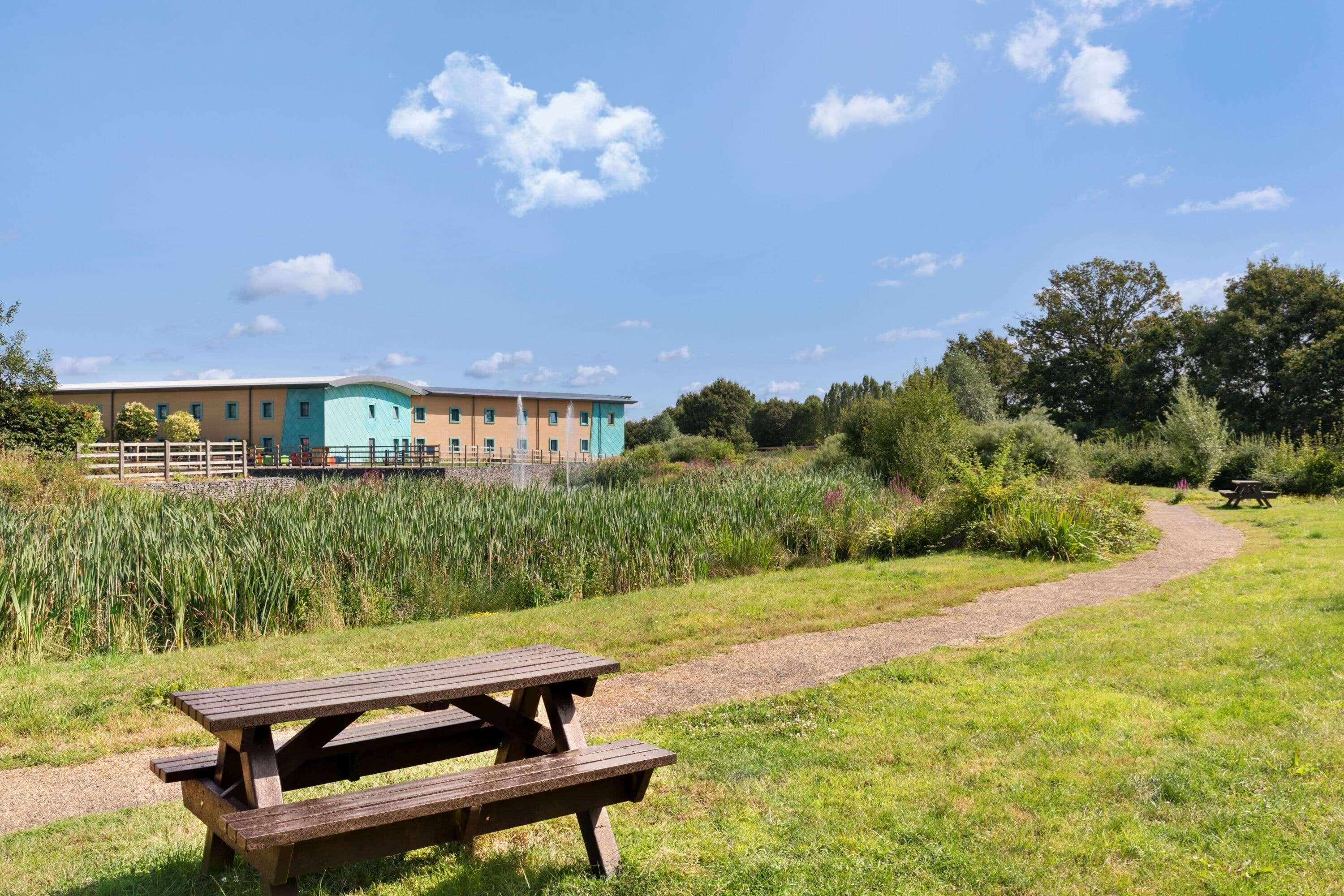 Hotel Ramada By Wyndham Cobham Cobham  Exterior foto