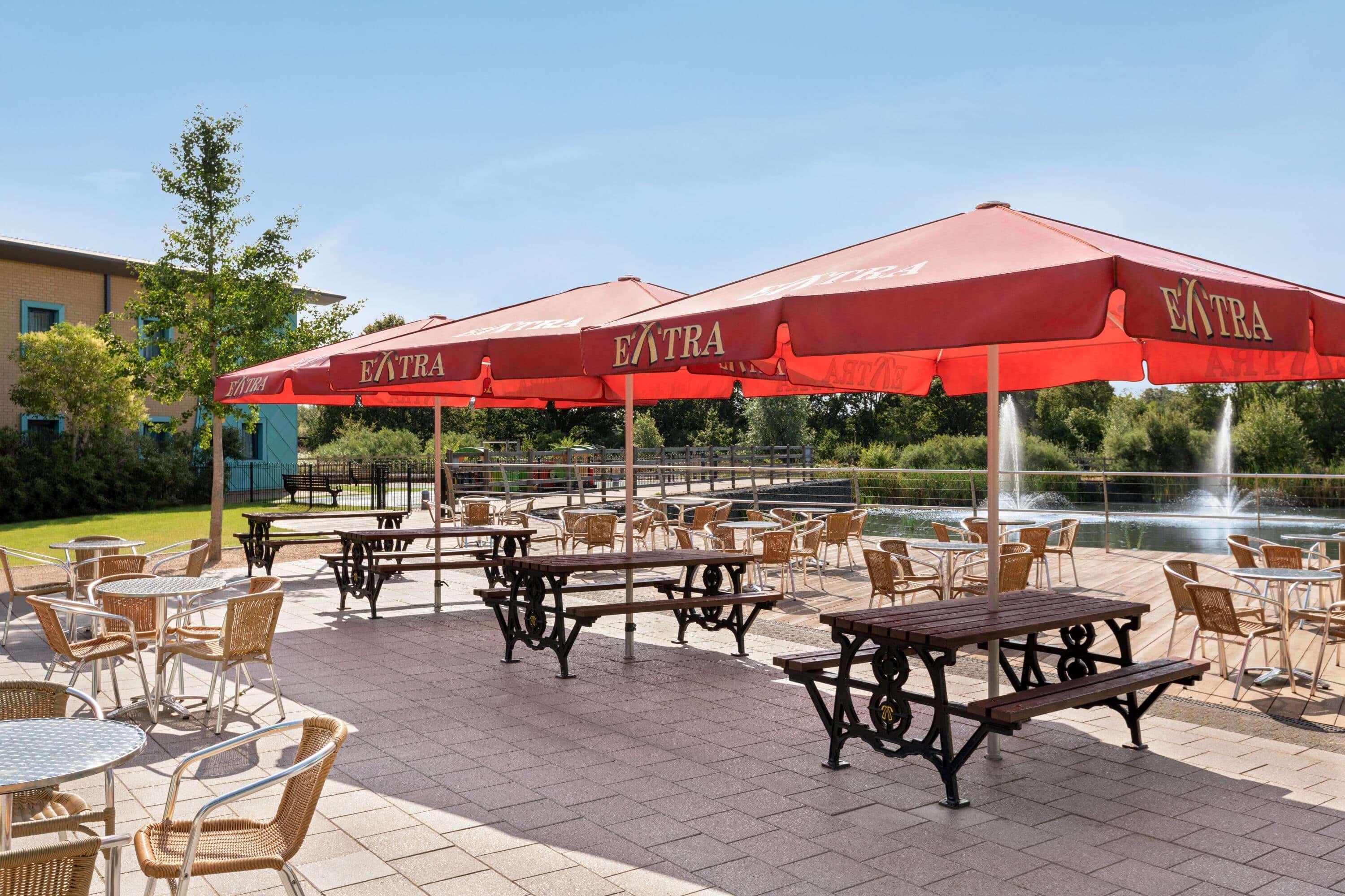 Hotel Ramada By Wyndham Cobham Cobham  Exterior foto