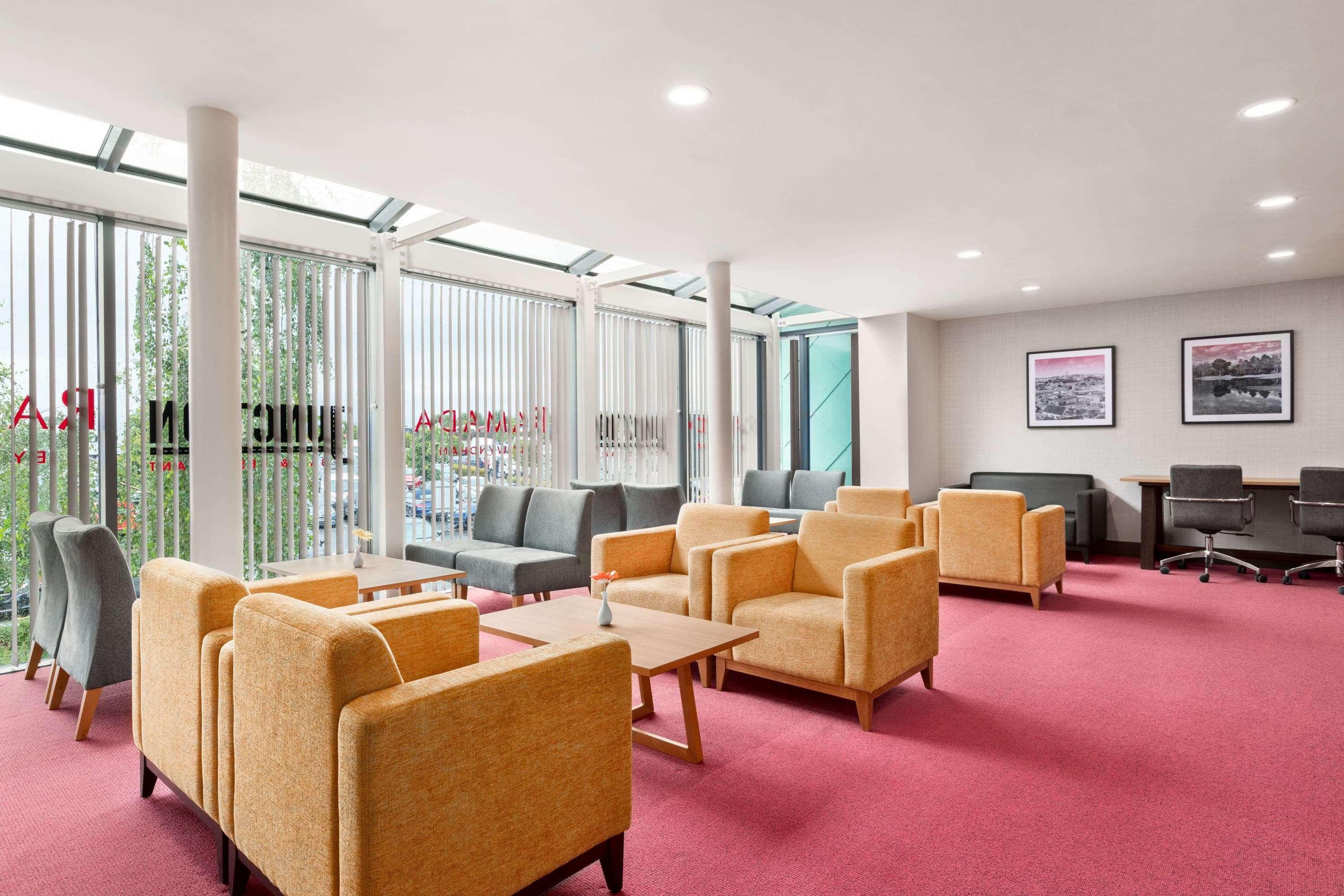 Hotel Ramada By Wyndham Cobham Cobham  Exterior foto