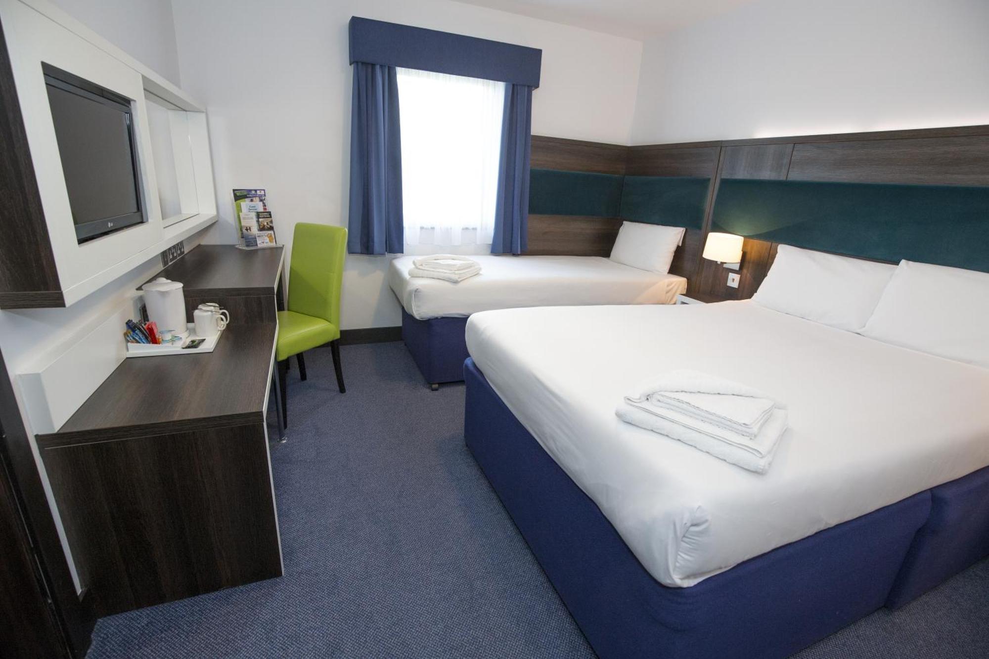 Hotel Ramada By Wyndham Cobham Cobham  Habitación foto