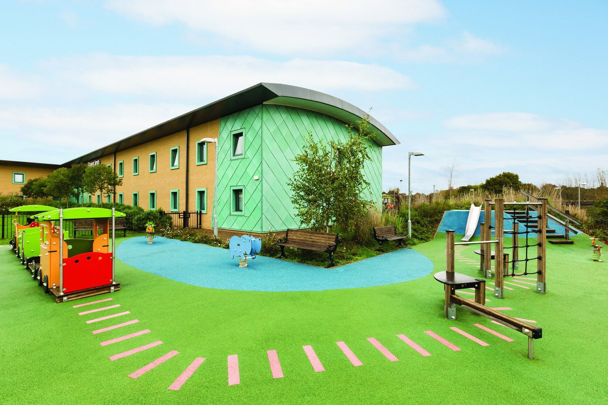 Hotel Ramada By Wyndham Cobham Cobham  Exterior foto